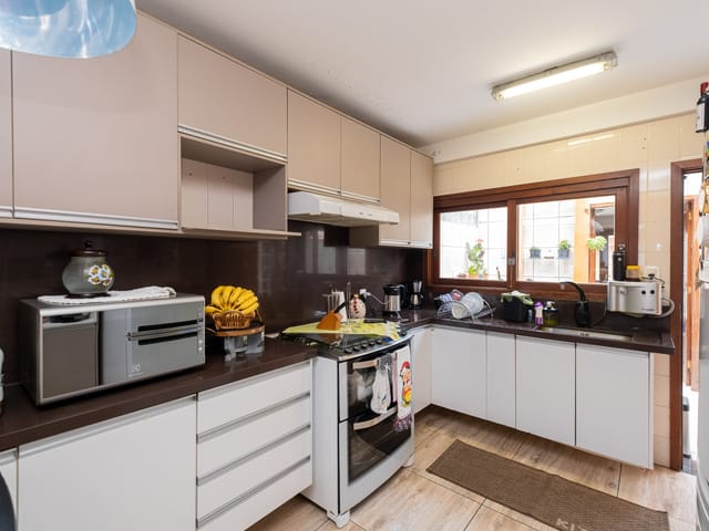 Casa com 273m² 5 quartos e 5 banheiros, à venda, no bairro Areal em Pelotas