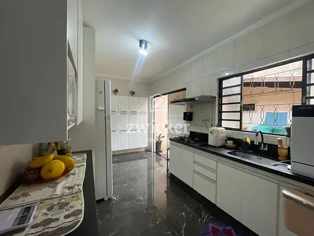 Casa com 207m² 3 quartos e 2 banheiros, à venda, no bairro Jardim América em Bauru