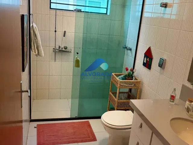 Casa com 360m² 4 quartos e 3 banheiros, à venda, no bairro Jardim das Colinas em São José dos Campos