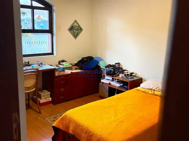 Casa com 360m² 4 quartos e 3 banheiros, à venda, no bairro Jardim das Colinas em São José dos Campos