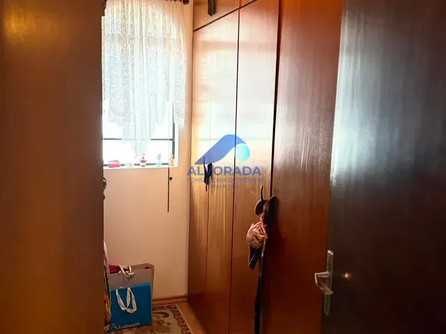 Casa com 360m² 4 quartos e 3 banheiros, à venda, no bairro Jardim das Colinas em São José dos Campos