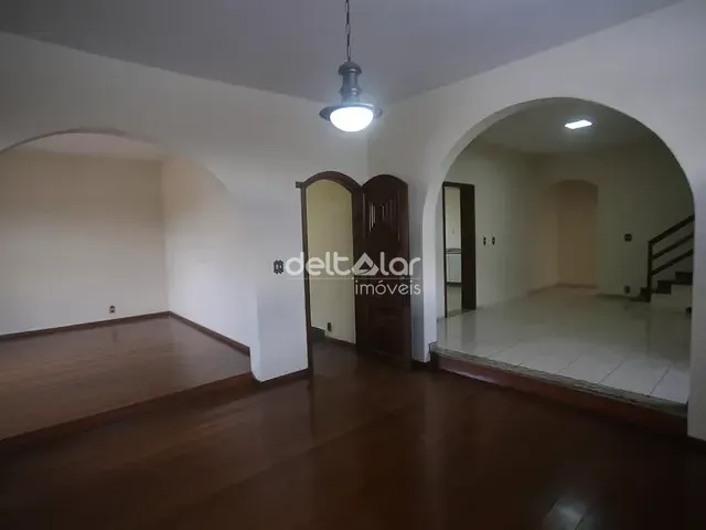 Casa com 328m² 5 quartos e 4 banheiros, para alugar, no bairro Jardim Montanhês em Belo Horizonte