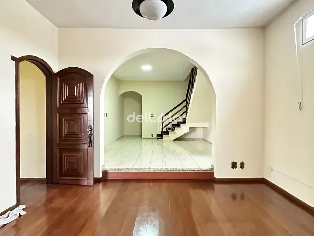Casa com 328m² 5 quartos e 4 banheiros, para alugar, no bairro Jardim Montanhês em Belo Horizonte