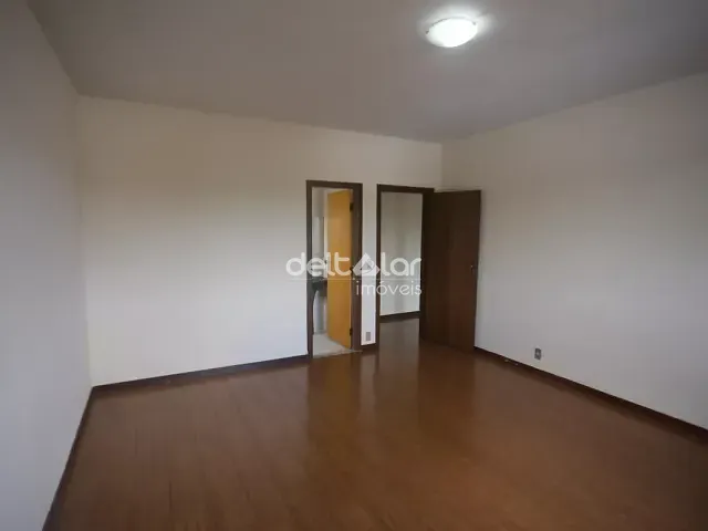 Casa com 328m² 5 quartos e 4 banheiros, para alugar, no bairro Jardim Montanhês em Belo Horizonte