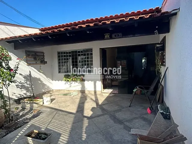 Casa com 200m² 3 quartos e 1 banheiro, à venda, no bairro Jardim Neman Sahyun em Londrina