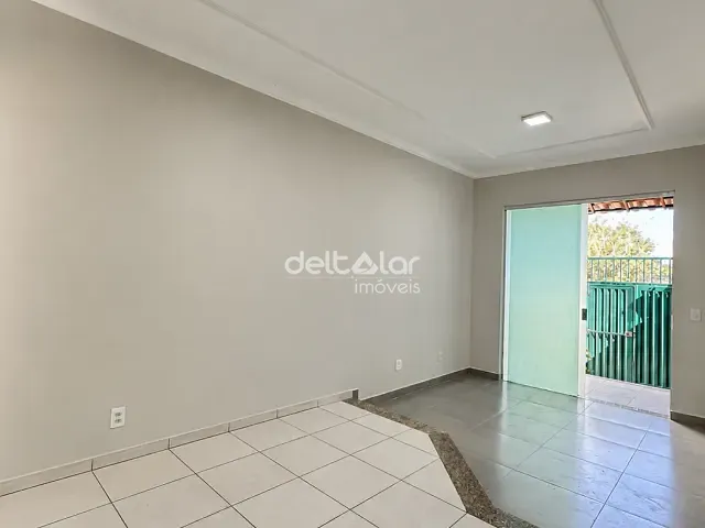 Casa com 180m² 3 quartos e 1 banheiro, à venda, no bairro Santa Mônica em Belo Horizonte
