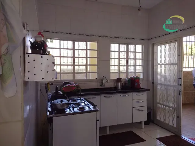Casa com 387m² 12 quartos e 6 banheiros, à venda, no bairro Vila Perseu Leite de Barros em Campinas