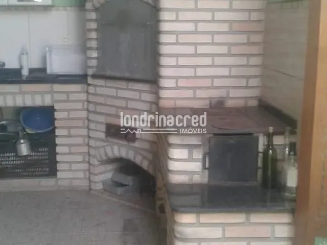 Casa com 200m² 3 quartos e 1 banheiro, à venda, no bairro Jardim Neman Sahyun em Londrina