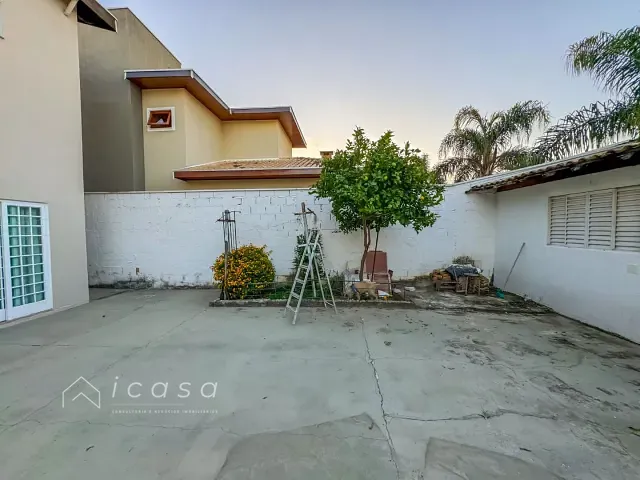 Casa com 300m² 4 quartos e 4 banheiros, à venda, no bairro Residencial Jardim dos Estados em Taubaté