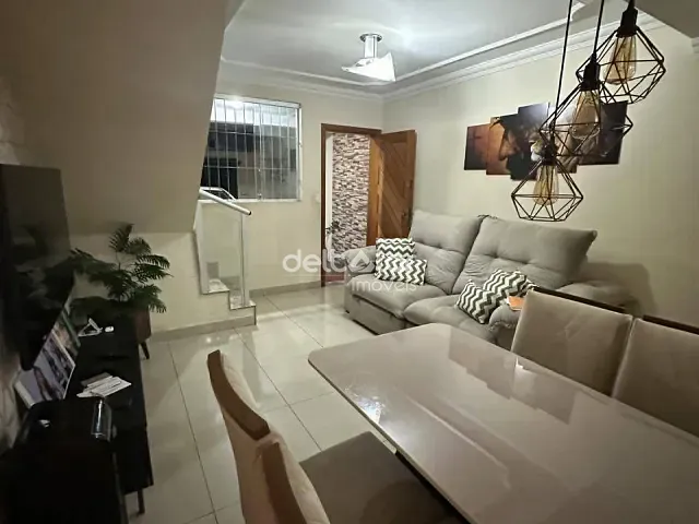 Casa 2 quartos e 3 banheiros, à venda, no bairro Candelária em Belo Horizonte