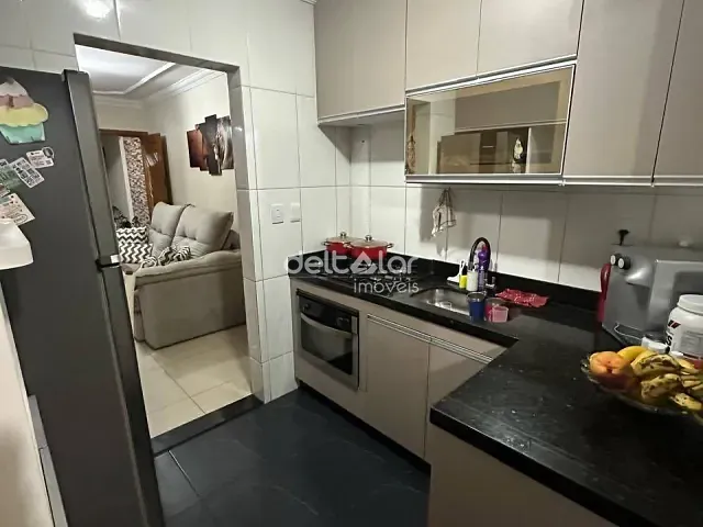 Casa 2 quartos e 3 banheiros, à venda, no bairro Candelária em Belo Horizonte