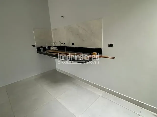 Casa com 185m² 2 quartos e 2 banheiros, à venda, no bairro Leonor em Londrina