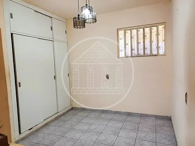 Casa com 330m² 4 quartos e 2 banheiros, à venda, no bairro Interlagos em São Paulo