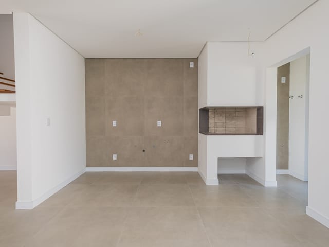 Foto do Casa - Casa à venda no Bougainville, Laranjal: 190 m², 3 quartos (sendo 1 suíte), lareira, churrasqueira e ótima posição solar. | UP Imóveis