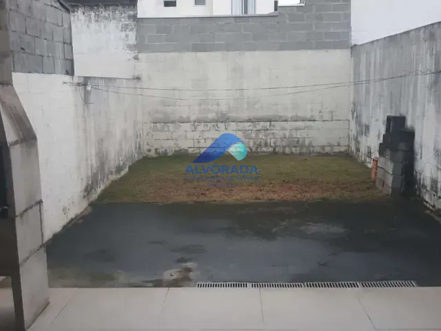 Casa 2 quartos e 2 banheiros, à venda, no bairro Águas da Prata em São José dos Campos