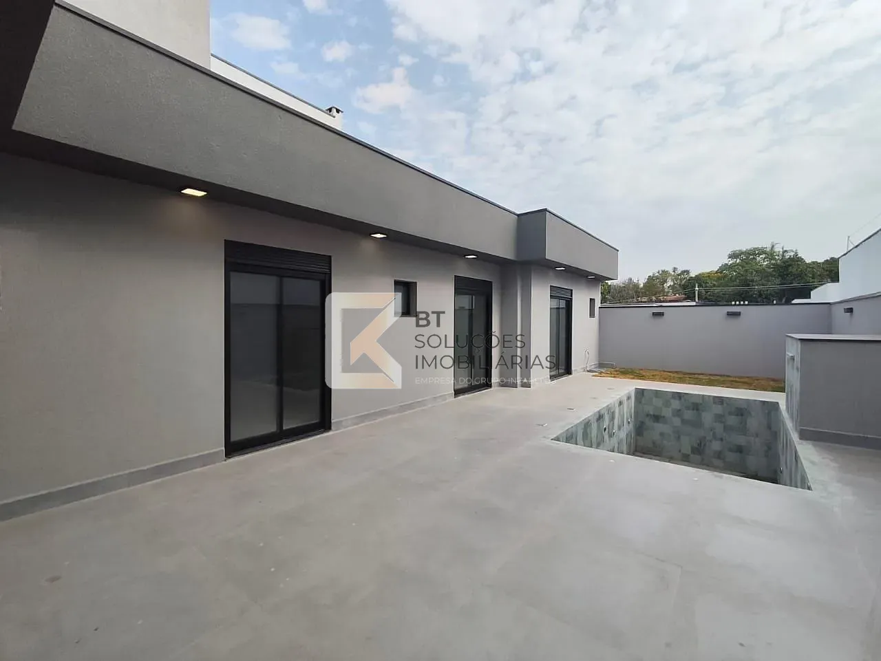 Casa, 3 quartos, 203 m² - Foto 1