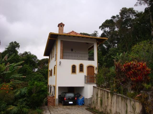 Casa à venda, no bairro Itaipava em Petrópolis