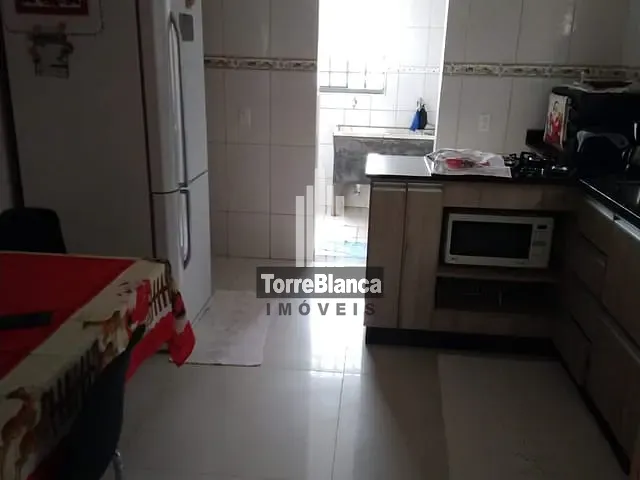 Casa 3 quartos e 2 banheiros, à venda, no bairro Uvaranas em Ponta Grossa