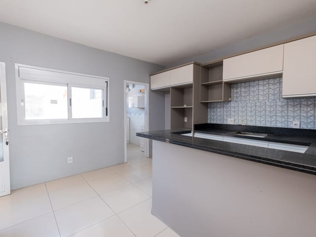 Casa 4 quartos e 2 banheiros, à venda, no bairro Fragata em Pelotas