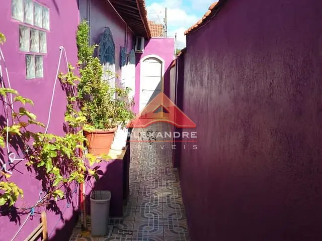 Casa com 250m² 2 quartos e 1 banheiro, à venda, no bairro Jardim Ismênia em São José dos Campos