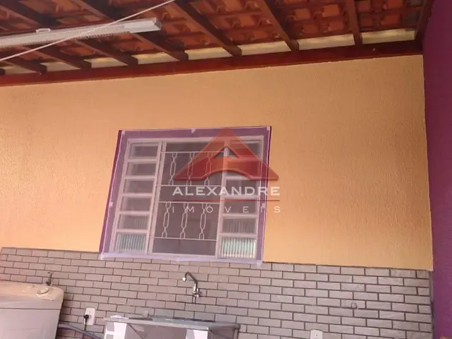 Casa com 250m² 2 quartos e 1 banheiro, à venda, no bairro Jardim Ismênia em São José dos Campos