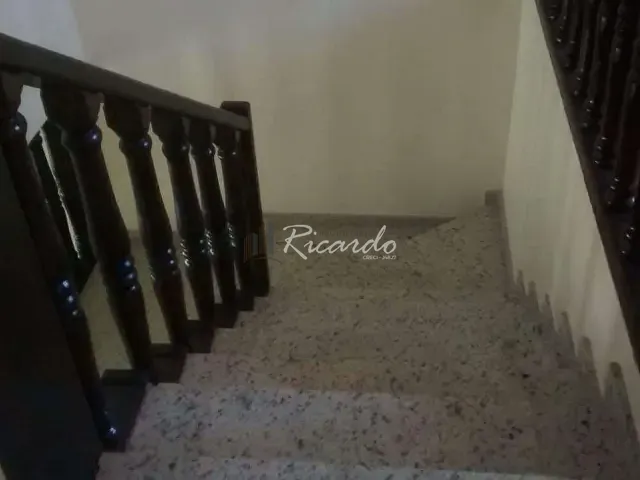 Casa com 360m² 3 quartos e 4 banheiros, à venda, no bairro Vila Aymoré em Arapongas