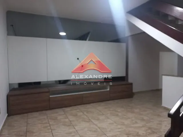 Casa com 125m² 3 quartos e 2 banheiros, à venda, no bairro Vila Tesouro em São José dos Campos