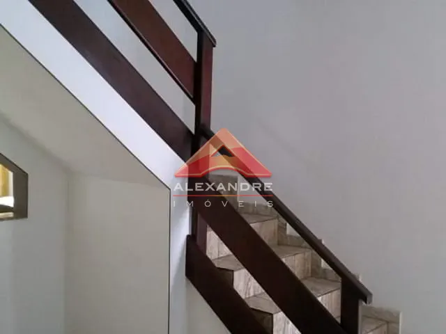 Casa com 125m² 3 quartos e 2 banheiros, à venda, no bairro Vila Tesouro em São José dos Campos