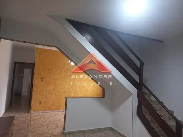 Casa com 125m² 3 quartos e 2 banheiros, à venda, no bairro Vila Tesouro em São José dos Campos
