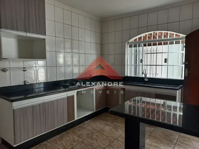 Casa com 125m² 3 quartos e 2 banheiros, à venda, no bairro Vila Tesouro em São José dos Campos