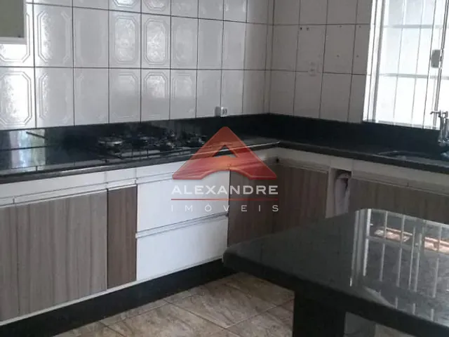 Casa com 125m² 3 quartos e 2 banheiros, à venda, no bairro Vila Tesouro em São José dos Campos