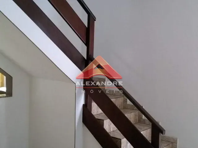 Casa com 125m² 3 quartos e 2 banheiros, à venda, no bairro Vila Tesouro em São José dos Campos