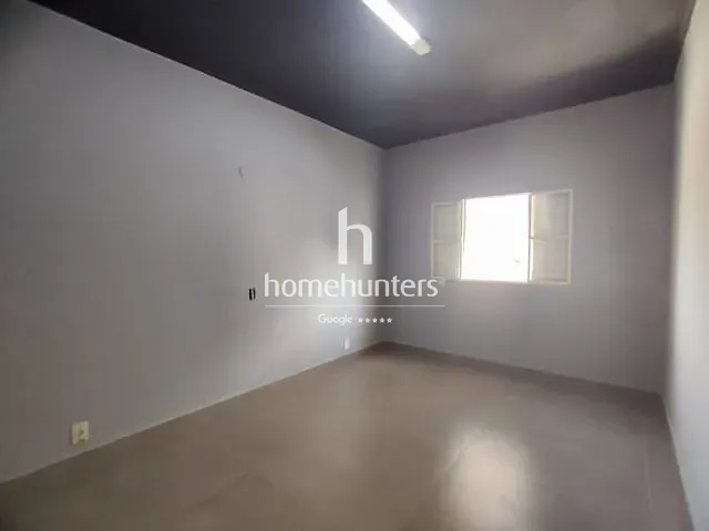 Casa com 300m² 3 quartos e 2 banheiros, para alugar, no bairro Jardim Conceição em Campinas