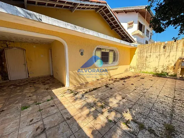 Casa 3 quartos e 2 banheiros, à venda, no bairro Jardim das Indústrias em São José dos Campos