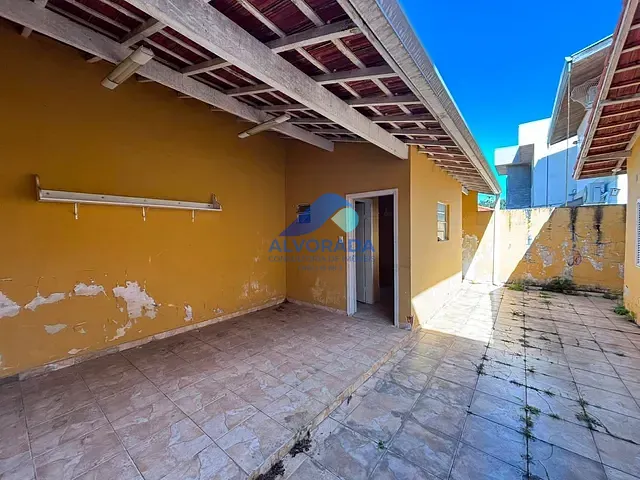 Casa 3 quartos e 2 banheiros, à venda, no bairro Jardim das Indústrias em São José dos Campos
