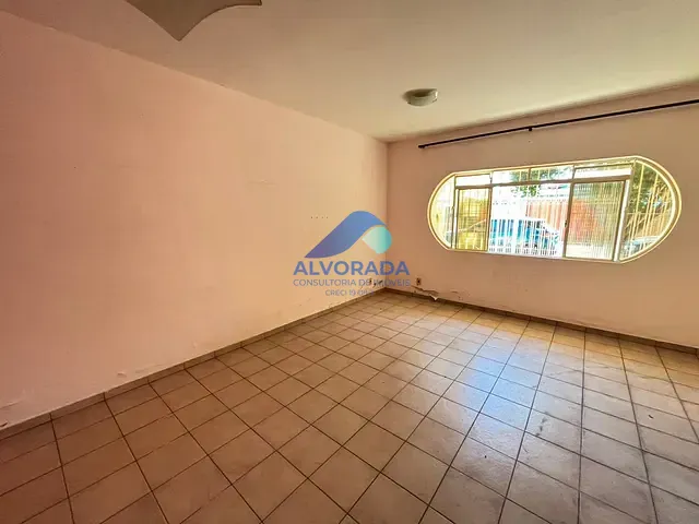 Casa 3 quartos e 2 banheiros, à venda, no bairro Jardim das Indústrias em São José dos Campos