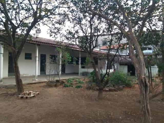 Casa com 300m² 2 quartos e 1 banheiro, à venda, no bairro Cidade Nova em Pindamonhangaba