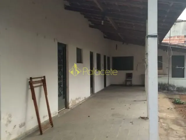 Casa com 300m² 2 quartos e 1 banheiro, à venda, no bairro Cidade Nova em Pindamonhangaba
