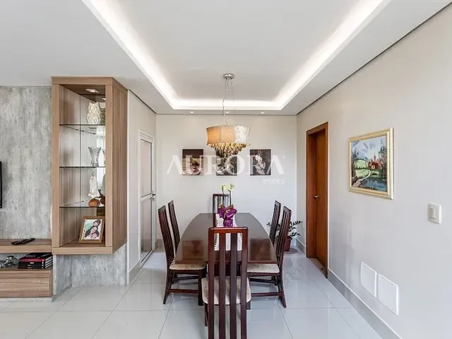 Casa com 418m² 3 quartos e 4 banheiros, à venda, no bairro H.U. em Londrina