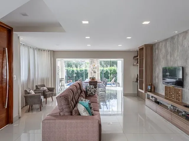 Casa com 418m² 3 quartos e 4 banheiros, à venda, no bairro H.U. em Londrina