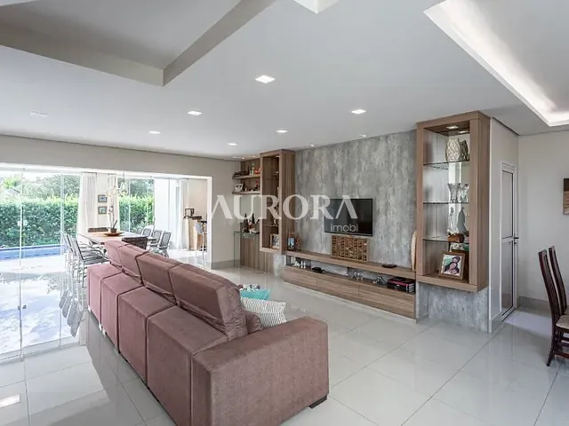 Casa com 418m² 3 quartos e 4 banheiros, à venda, no bairro H.U. em Londrina