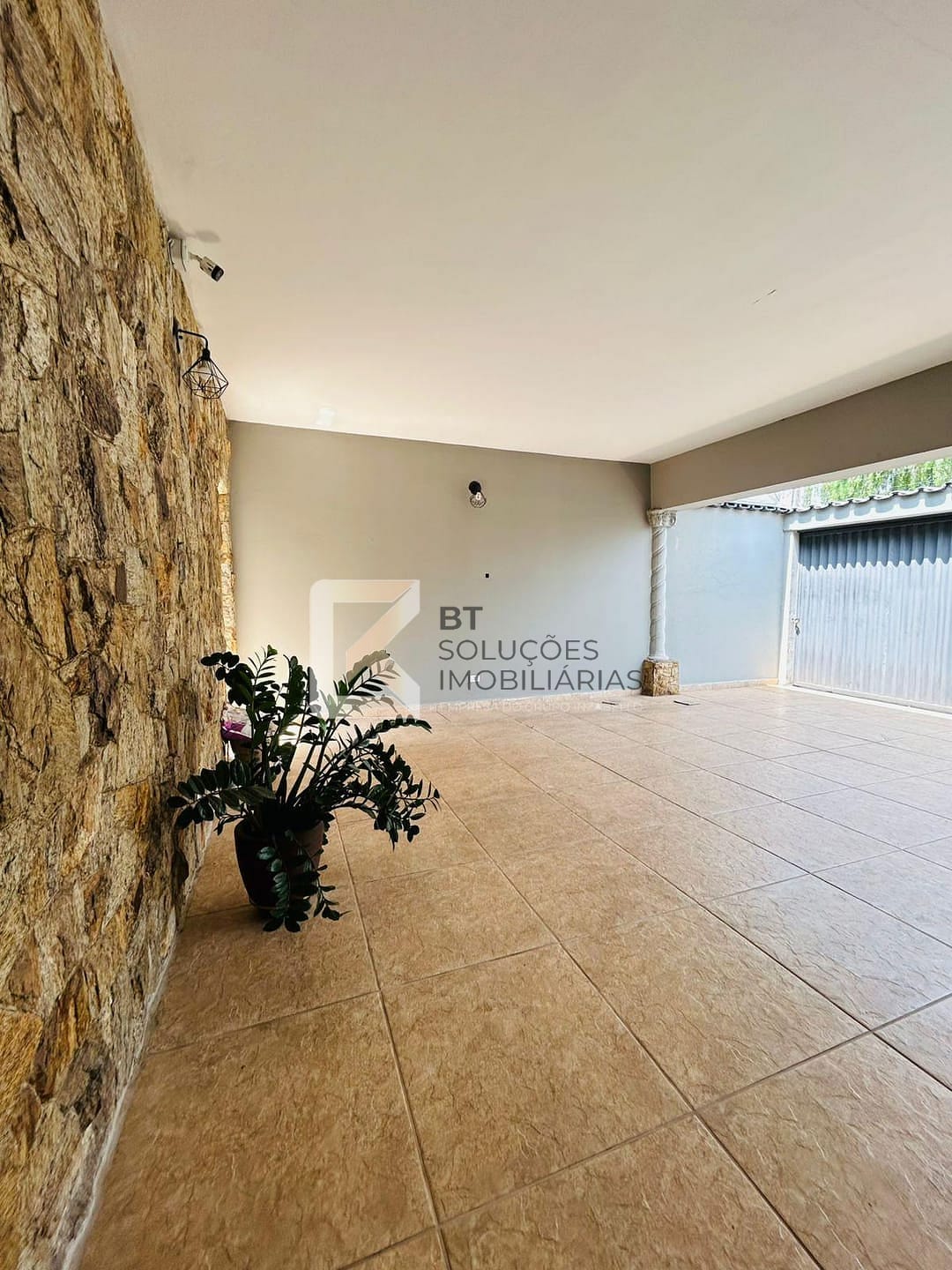 Casa, 1 quarto, 211 m² - Foto 1