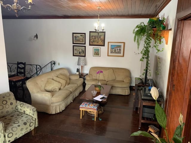 Casa com 254m² 4 quartos e 6 banheiros, à venda, no bairro Vila Carmem em Embu das Artes