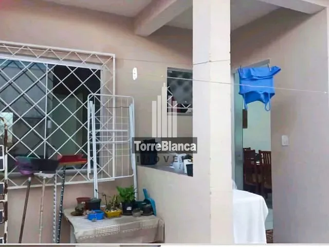 Casa 2 quartos e 1 banheiro, à venda, no bairro Uvaranas em Ponta Grossa