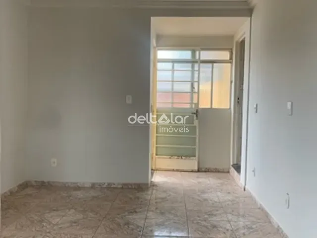 Casa com 100m² 3 quartos e 2 banheiros, para alugar, no bairro Jardim dos Comerciários (Venda Nova) em Belo Horizonte