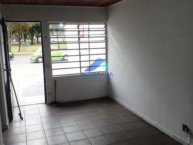 Casa 3 quartos e 1 banheiro, à venda, no bairro Conjunto Residencial Trinta e Um de Março em São José dos Campos
