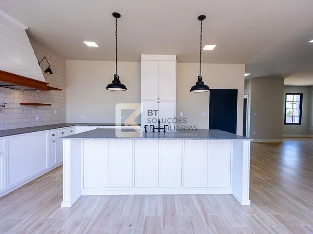Casa com 300m² 3 quartos e 5 banheiros, à venda, no bairro Residencial Monte Verde em Indaiatuba