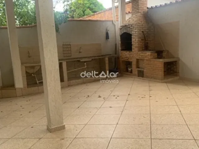 Casa com 150m² 3 quartos e 3 banheiros, para alugar, no bairro Piratininga (Venda Nova) em Belo Horizonte