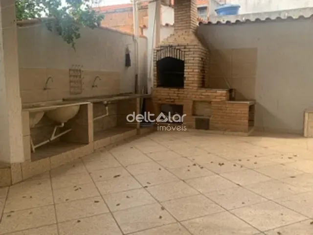 Casa com 150m² 3 quartos e 3 banheiros, para alugar, no bairro Piratininga (Venda Nova) em Belo Horizonte