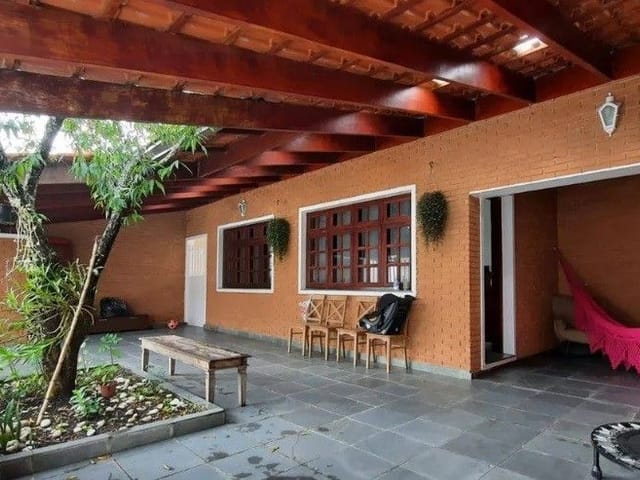Casa com 250m² 4 quartos e 1 banheiro, à venda, no bairro Urbanova em São José dos Campos